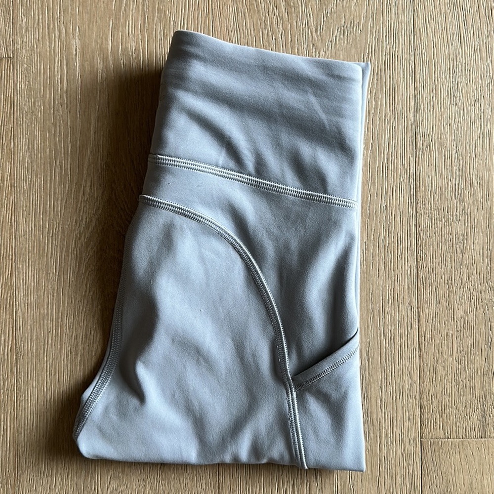 invigorate tight 25" chambray size 2 lululemon euc